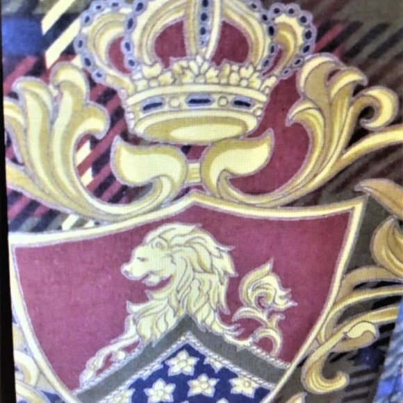 RARE Logo MEN'S Tommy Hilfiger SHIRT Size MEDIUM Lion Armor Crescent Shield - Picture 2 of 5